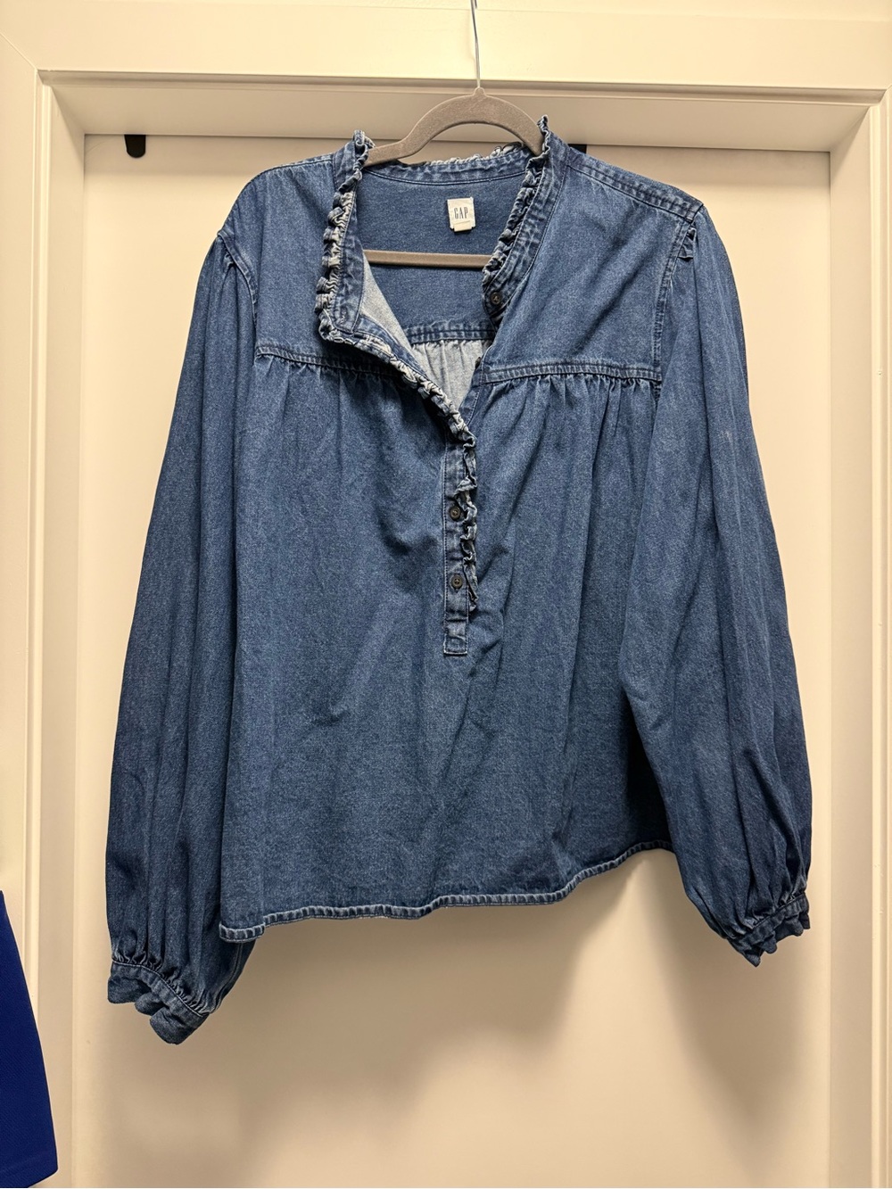 GAP Women's Medium Blue Denim Ruffle Pullover Blouse